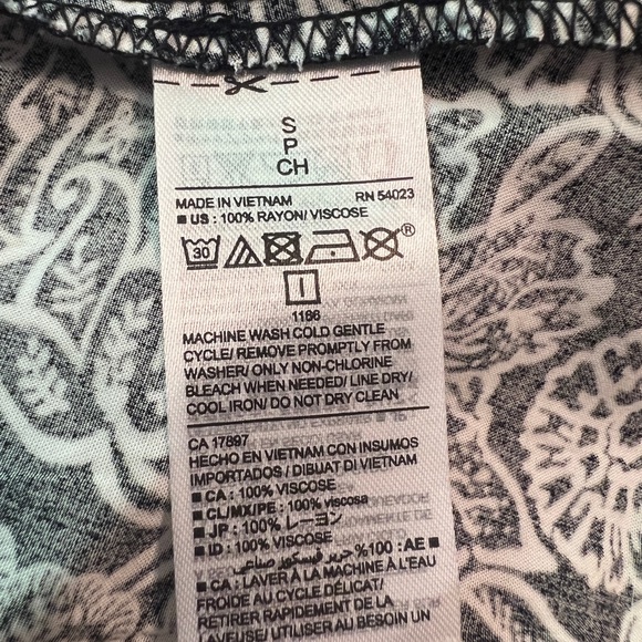 Old Navy Dress in black and white - Picture 5 of 5